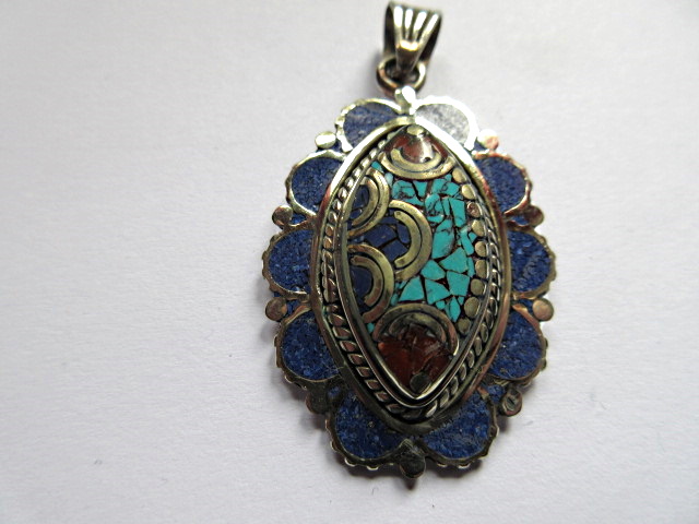 Pendentif en turquoise et corail - modle 4